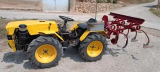 Tractor Pascuali 991E 21cv con arado.