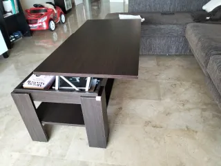 Mesa de centro madera oscura elevable
