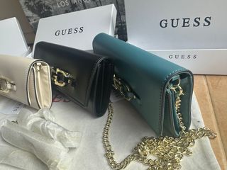 Cartera colgante Guess