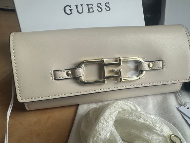 Cartera colgante Guess