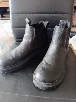 Botas negras talla 40