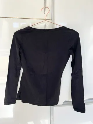 Camiseta negra de manga larga con escote, talla XS