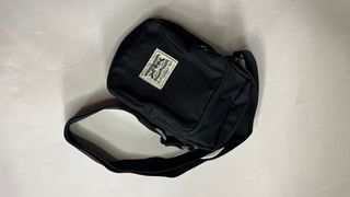 Mini tracolla Levi's nera da uomo
