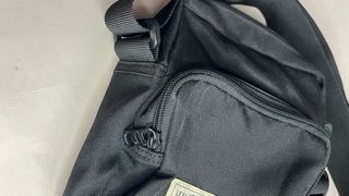 Mini tracolla Levi's nera da uomo