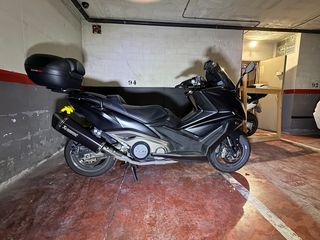 Kymco AK550 Maxi Scooter Negra/Gris