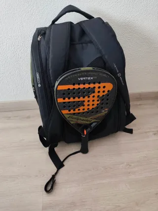 Pala Bullpadel Vertex 03 2023 + Paletero