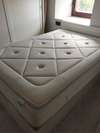 Canapé madera blanco 1.50 + colchón