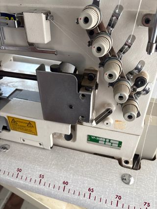 Máquina de coser recubridora GLOBAL.