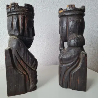 Sujeta libros Reyes Católicos en Madera Tallada