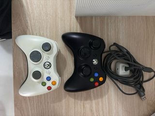 Xbox One S e Xbox 360 con controller