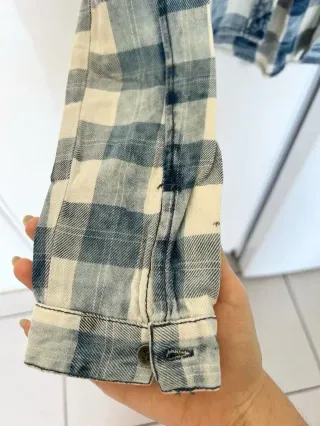 Camisa Jennyfer a cuadros azul y blanco, talla XS