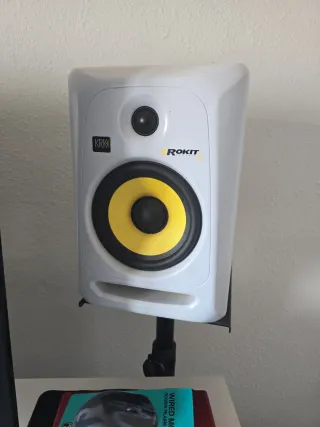 Monitores KRK Rokit 6 G3 Blancos