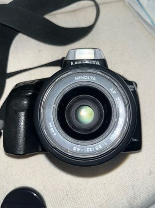 Cámara Minolta Dynax 300si carrete