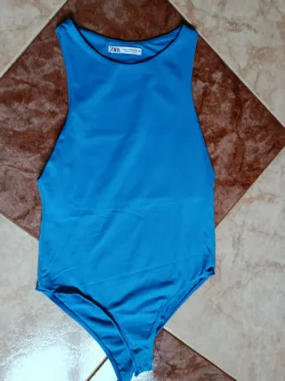 Body Zara azul eléctrico