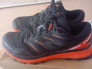 Zapatillas Trail Running Negro Naranja