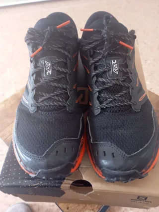 Zapatillas Trail Running Negro Naranja