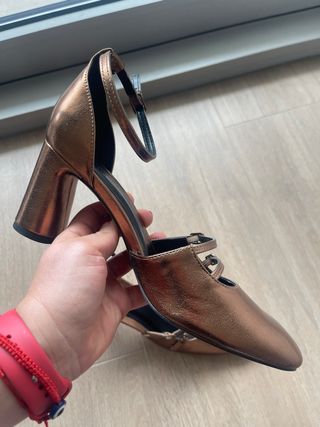 Zapatos tacón Sfera Collection bronce