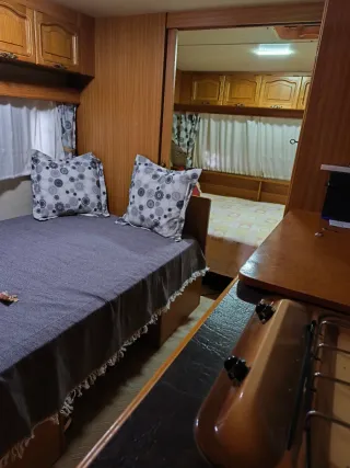 Caravana Moncayo Viena 555 con avance