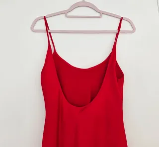 Vestido lencero satinado rojo Zara