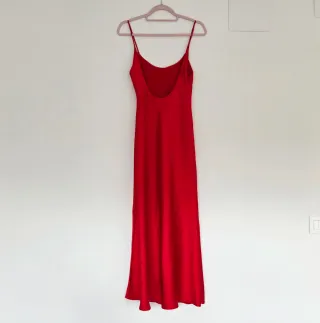 Vestido lencero satinado rojo Zara