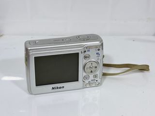 Cámara Nikon COOLPIX 11L Plata