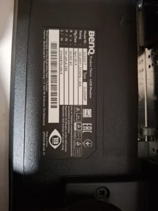 Pantalla Benq 22 pulgadas y Teclado Logitech