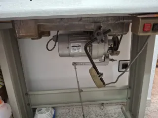 Máquina de coser industrial Global