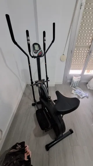 Elíptica FitForce con asiento