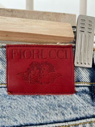 Pantalón vaquero Fiorucci con estampado de ángeles