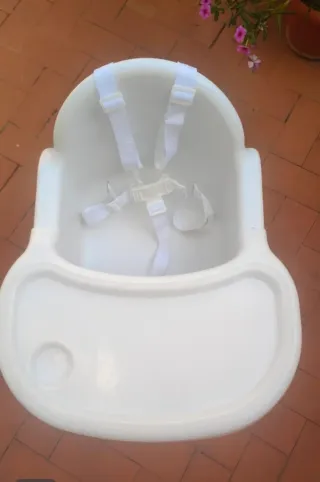 Trona de bebé blanca