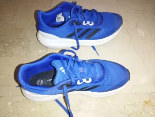 Zapatillas Adidas Azules y Blancas