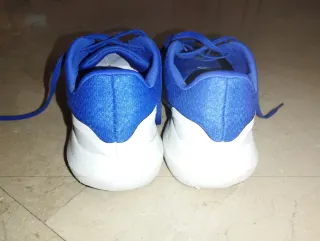 Zapatillas Adidas Azules y Blancas