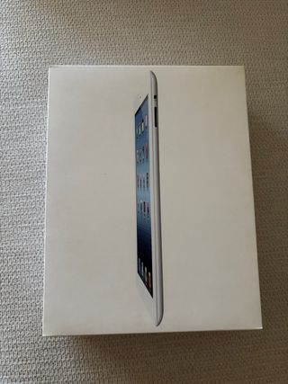 iPad 3 16GB WiFi Blanco con funda de piel de Prada