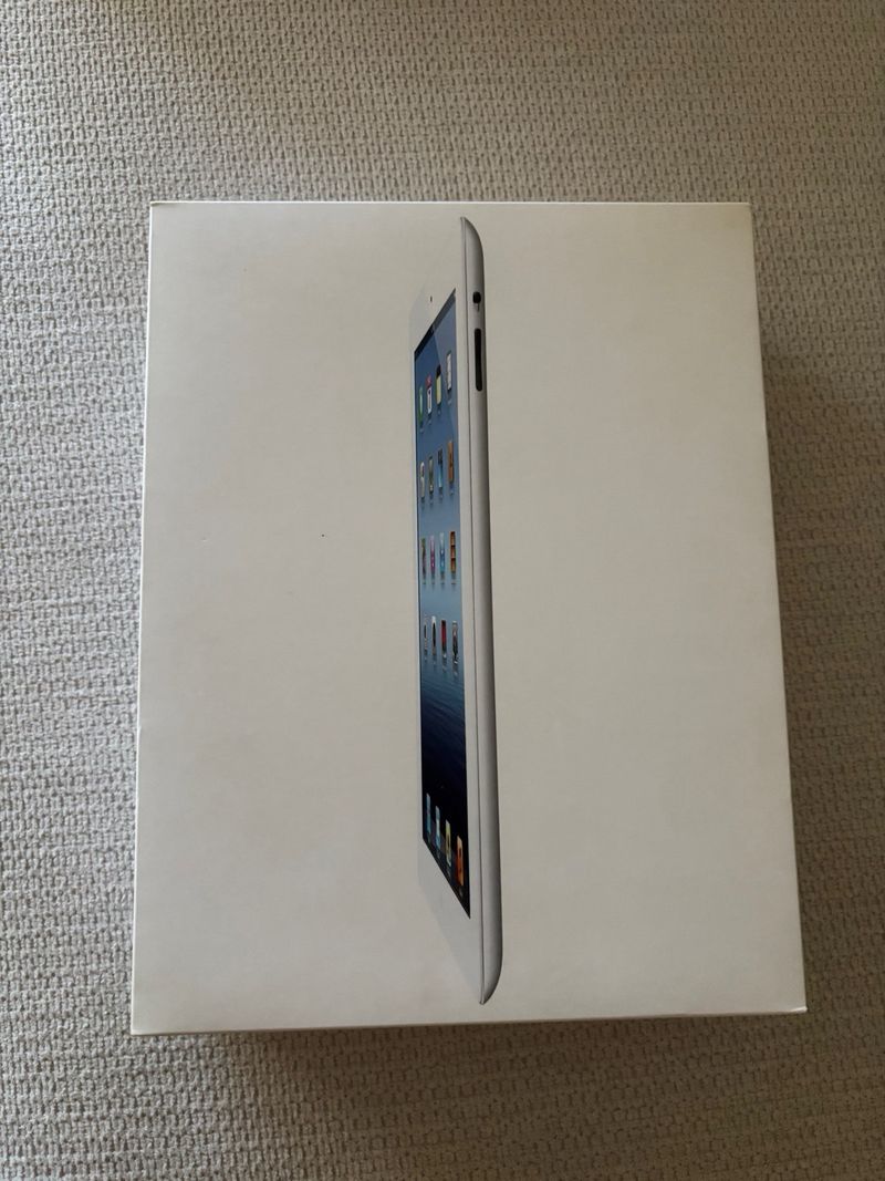 iPad 3 16GB WiFi Blanco con funda de piel de Prada afbeelding 4
