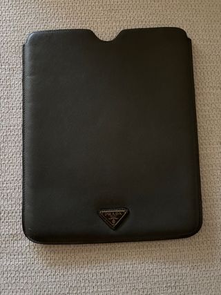 iPad 3 16GB WiFi Blanco con funda de piel de Prada