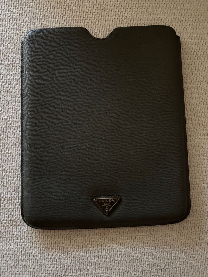 iPad 3 16GB WiFi Blanco con funda de piel de Prada afbeelding 7