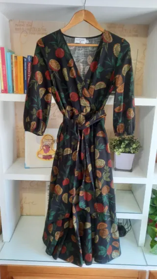 Vestido NAF NAF Paris estampado frutas. Original.