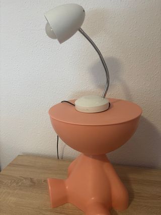 Mesa auxiliar infantil rosa