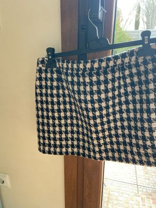 Falda corta cuadros beige y negro
