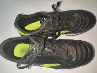 Zapatillas de fútbol Puma blancas y naranjas