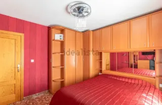 Dormitorio matrimonio completo Cómoda y espejo etc