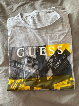 Lote 2 Camisetas Guess + bermuda T.L muy nuevas