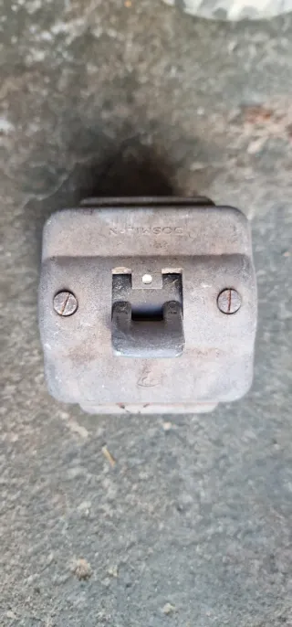 Interruptor antiguo DOSMILN