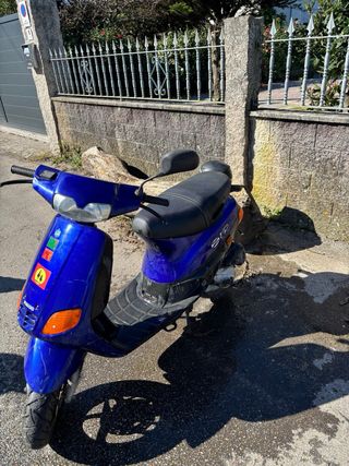 Piaggio Zip Azul