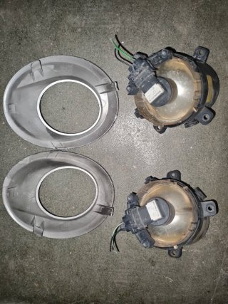 Faros antiniebla con embellecedores