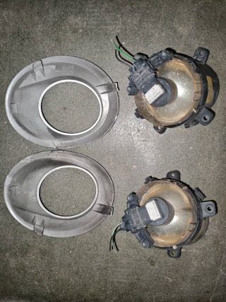 Faros antiniebla con embellecedores