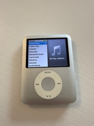 iPod Nano 4GB Plata + Funda Silicona+ cable carga
