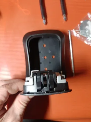 Caja de seguridad para llaves con combinación