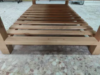 Mesa baja de madera