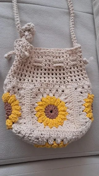 Bolsos tejidos a mano